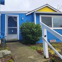 Building Photo - 1129 Pleasant Ave