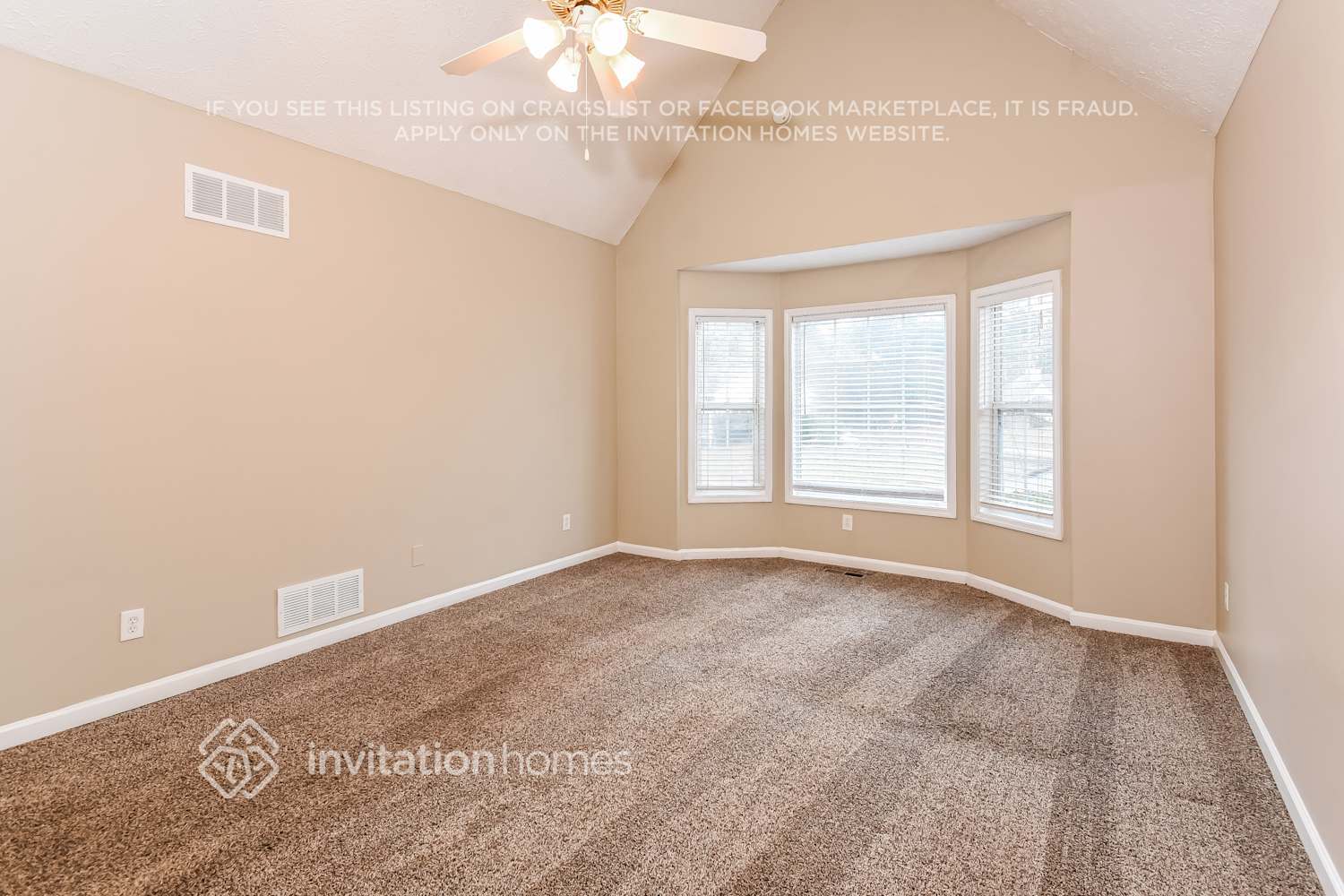 Building Photo - 15 Water's Edge Dr SE