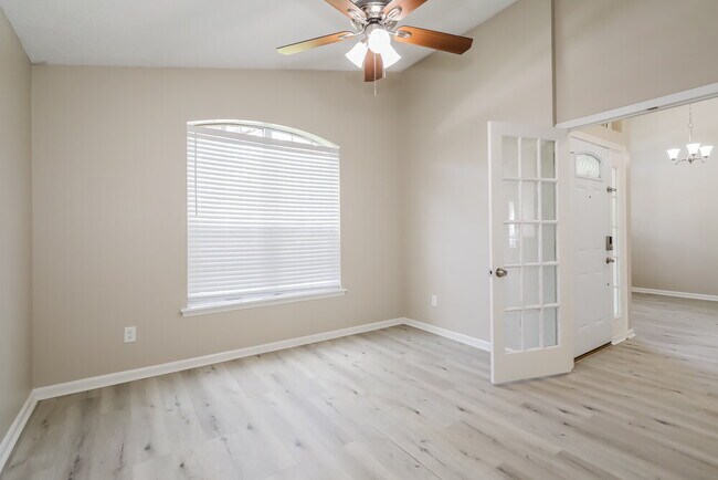 Building Photo - 8895 Canopy Oaks Dr