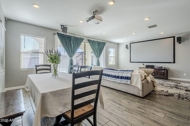 Building Photo - 9935 E Thornbush Ave