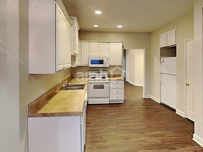 Building Photo - 1707 Arrow Head Dr