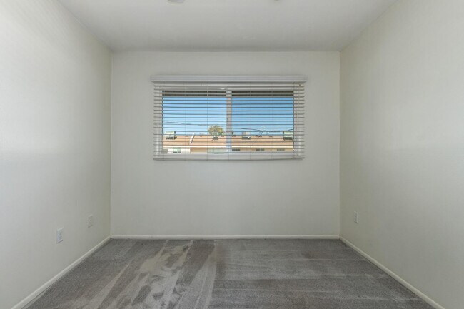 Building Photo - 4508 N 15th Ave