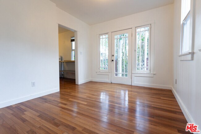 Building Photo - 2236 Loma Vista Pl