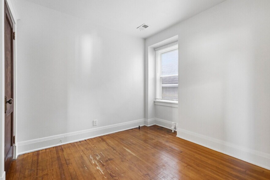 Building Photo - 407 Biddle Ave