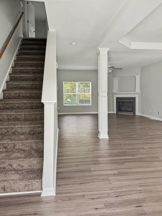 Building Photo - 2717 Forest Grove Ct