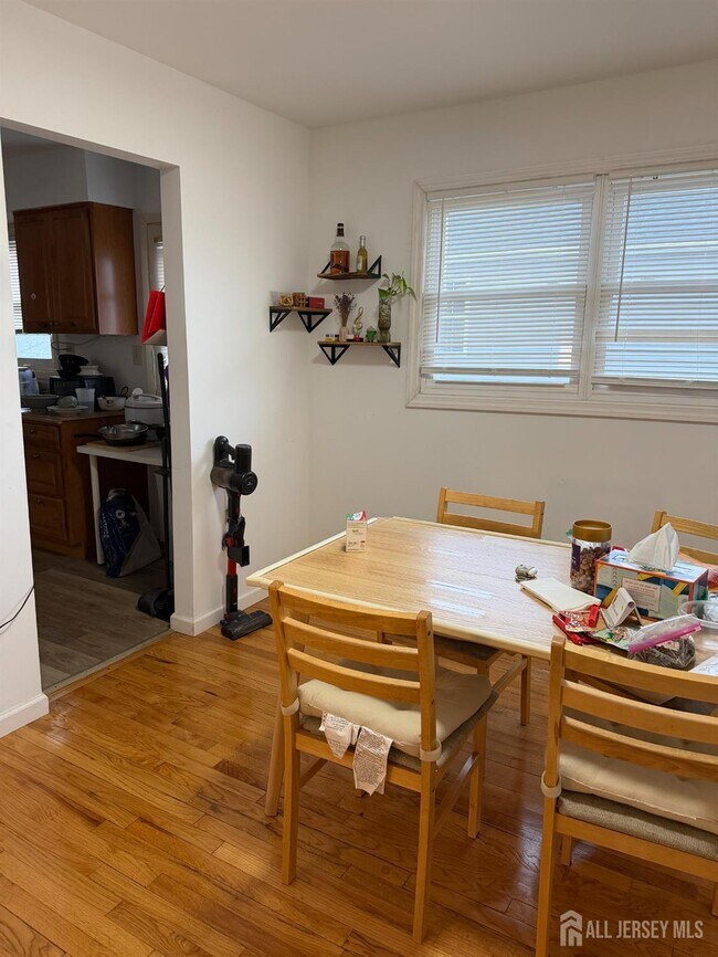 Building Photo - 34 Nelson Ave