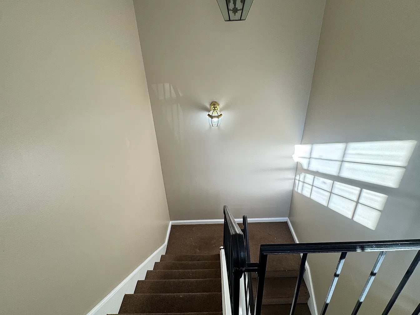 Building Photo - 410 Burkemont Ave