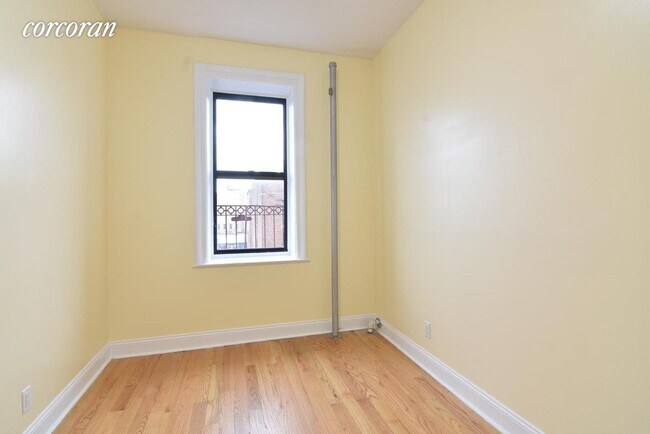 Building Photo - 39 E 21st St