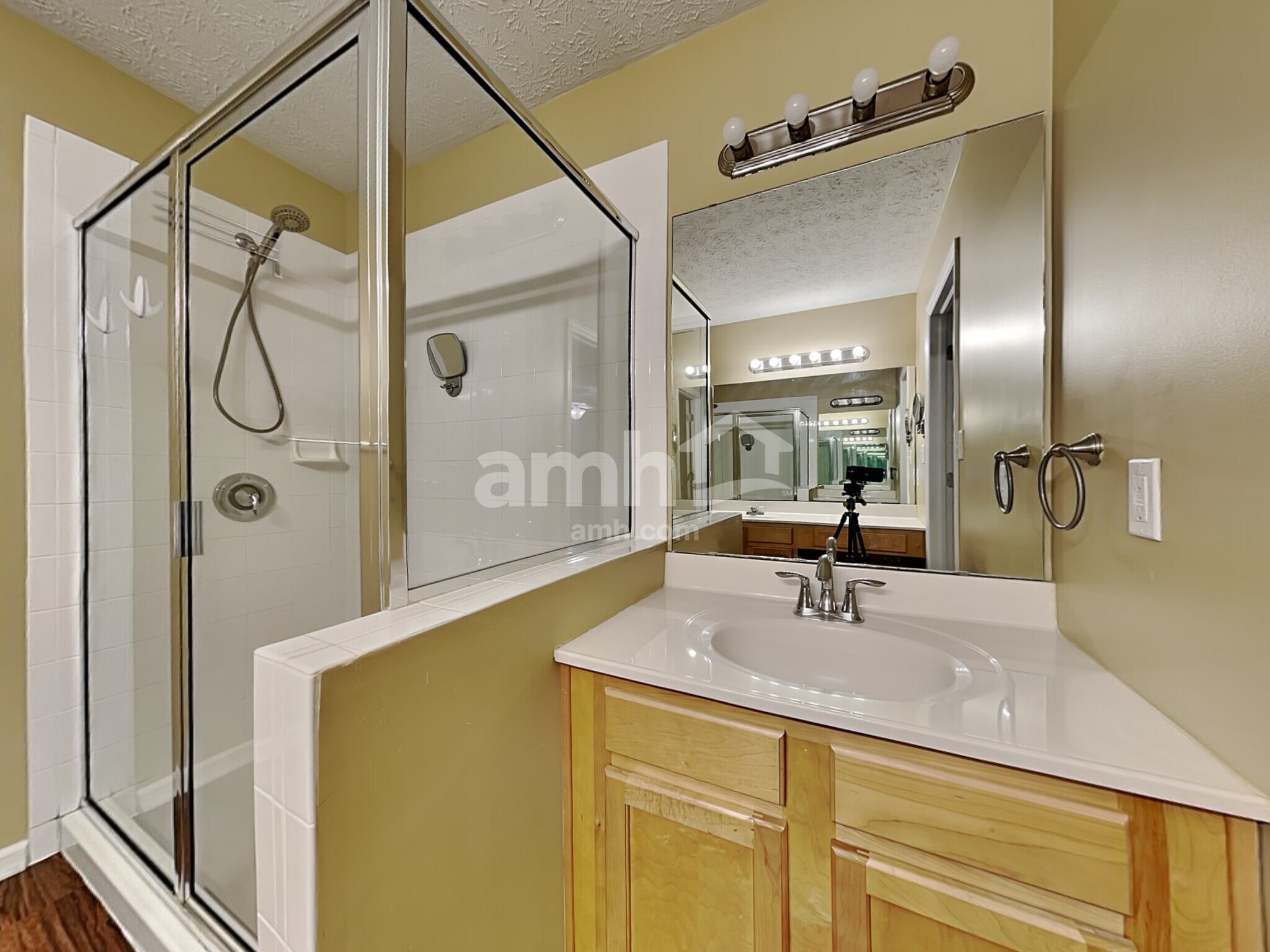 Building Photo - 439 Parkview Ct