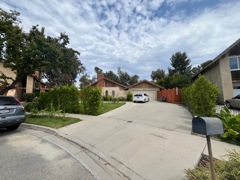 Primary Photo - 1542 Crocker St