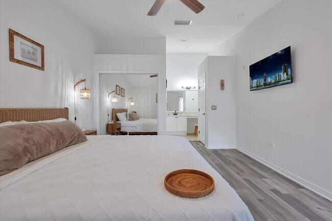Building Photo - 2722 Club Cortile Cir