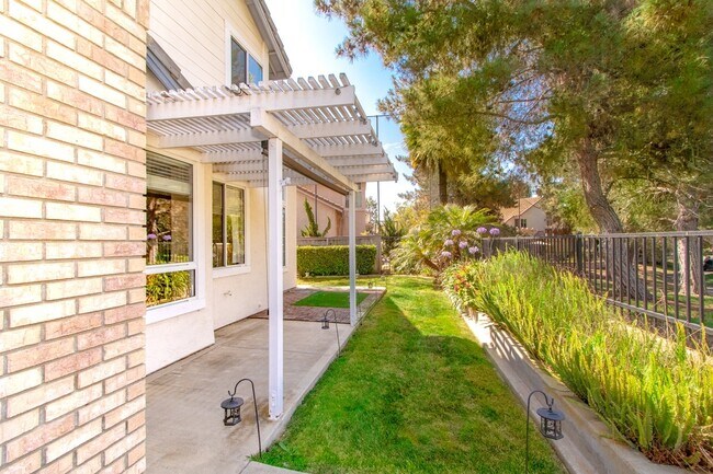 Building Photo - Elegant 4 Bed / 3 Bath House in Twin Oaks Valley Ranch/ San Marcos!