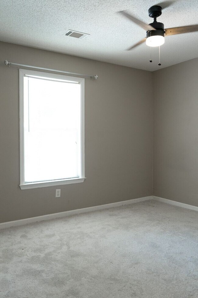 Building Photo - 2039 Emerald Bay Dr