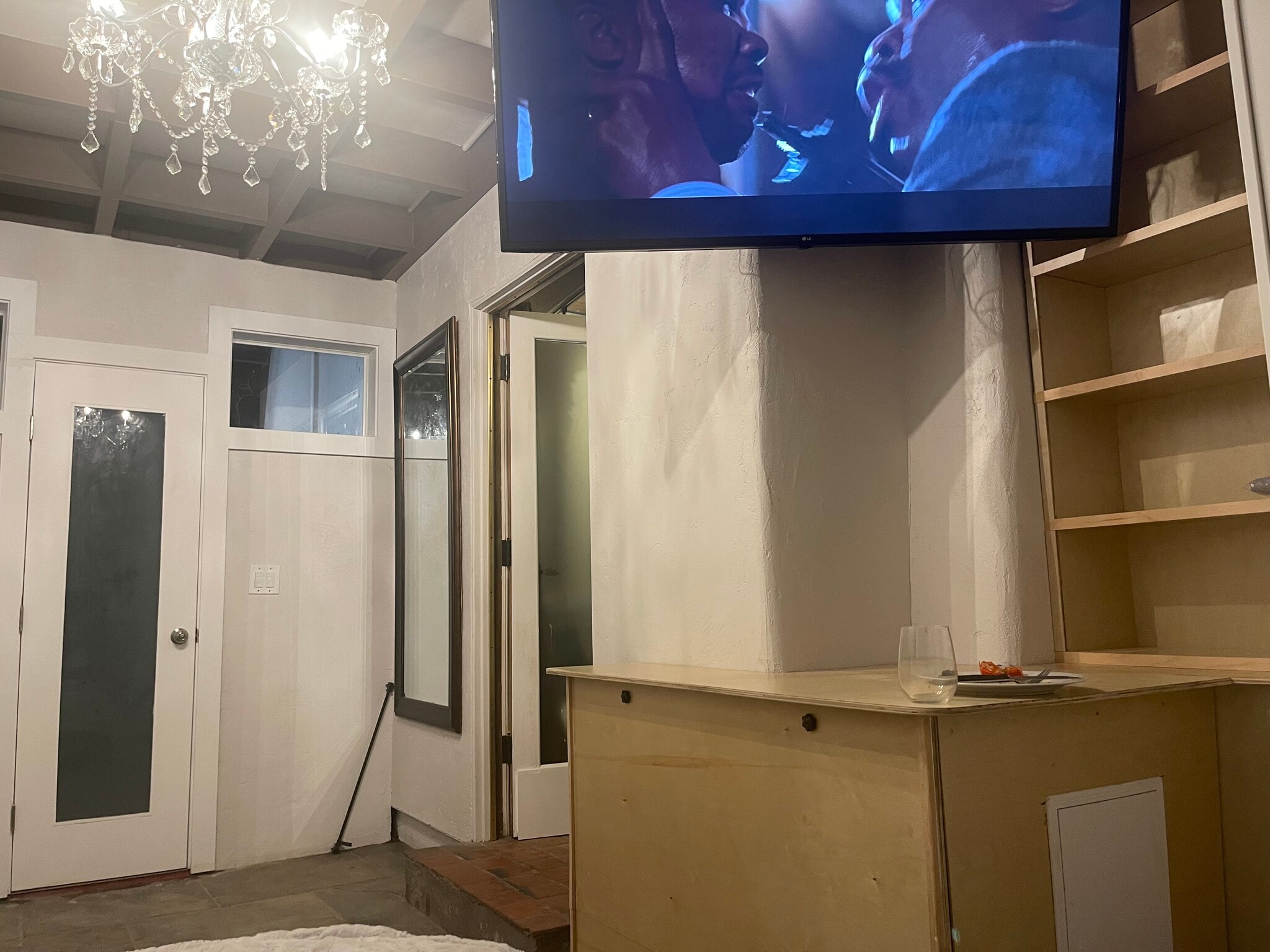 Building Photo - 2366 Nichols Canyon Rd