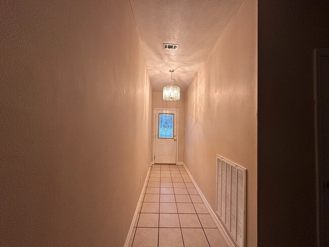 Building Photo - 1233 Port Arthur Terrace