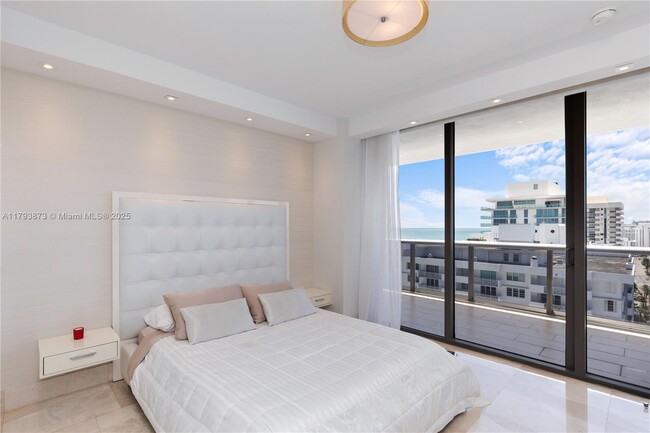 Building Photo - 5875 Collins Ave