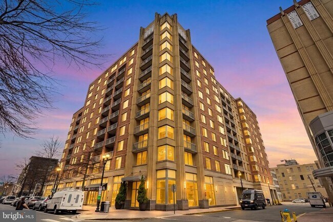 Building Photo - 1020 N Highland St