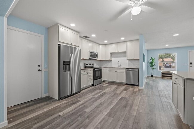 Building Photo - 2832 47th Ave S