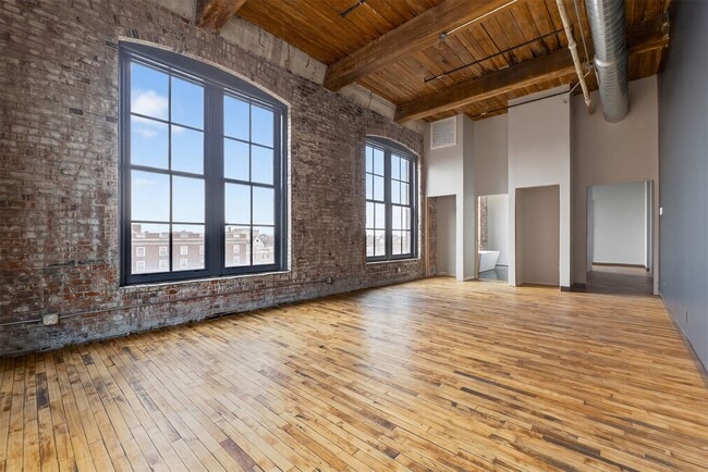 Building Photo - 2647 Locust St