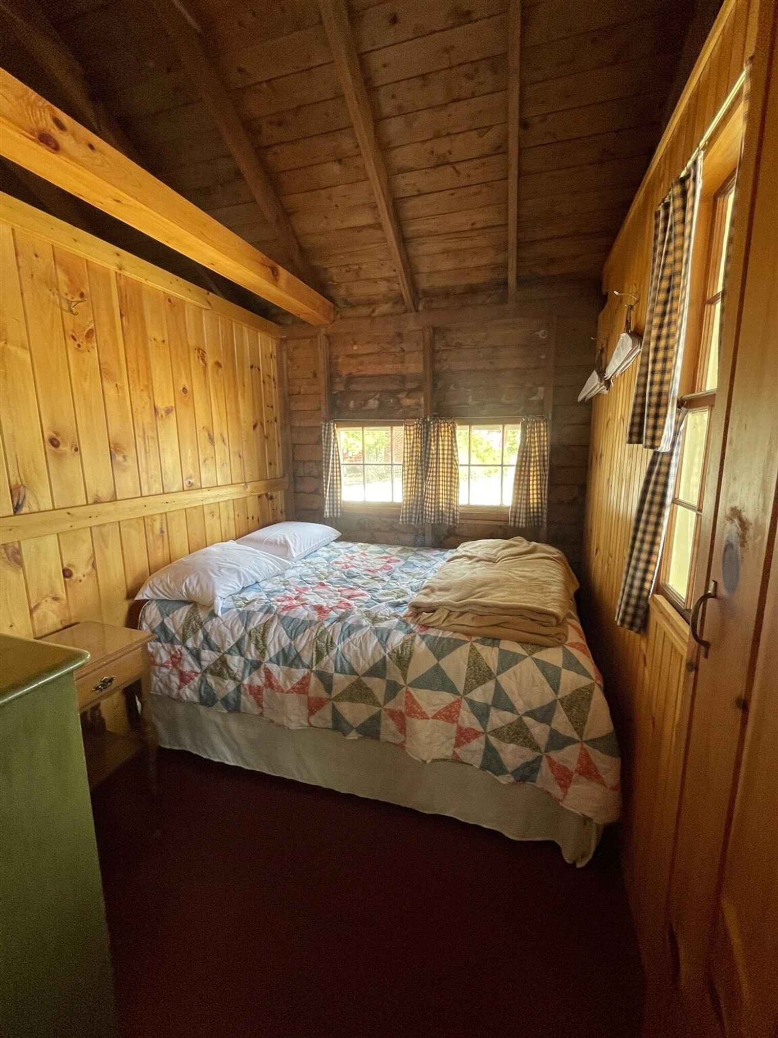 Building Photo - 3 Meadow Ln