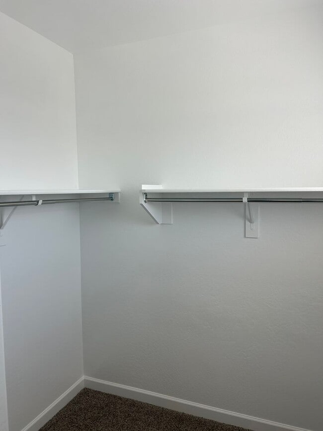 Building Photo - 2 BEDROOM UNIT IN MESA