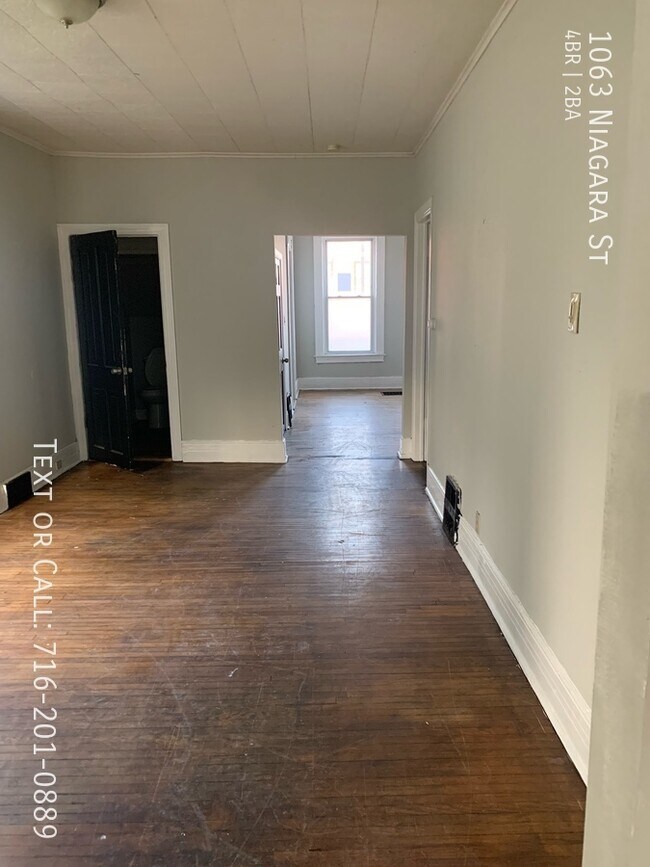 Building Photo - 1063 Niagara St