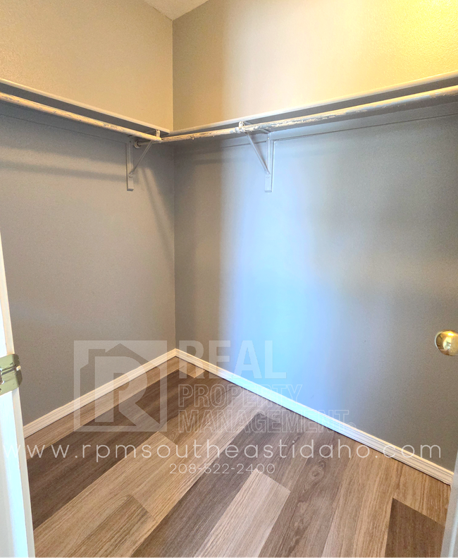 Building Photo - Spacious & Updated 4 Bedroom, 3 Bathroom Twin Home in Ammon (Idaho Falls) for Rent by Real Proper...