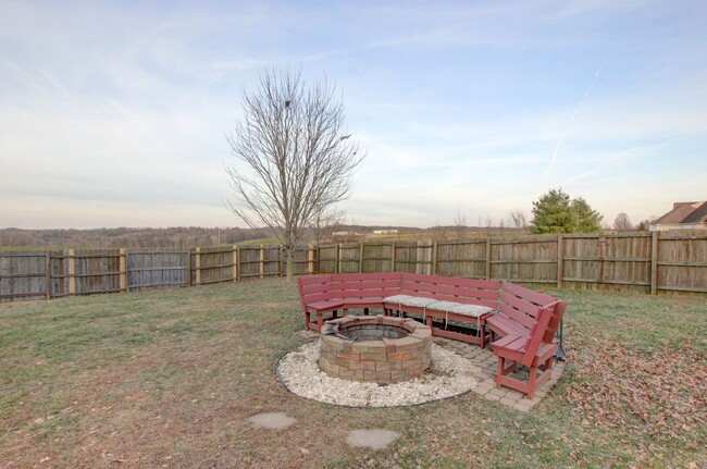 Building Photo - Super Views of Kentucky while in Clarksville