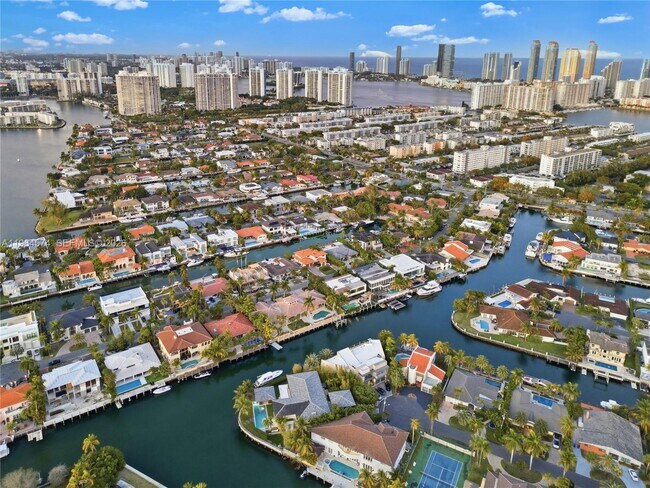 Building Photo - 3401 NE 165th St