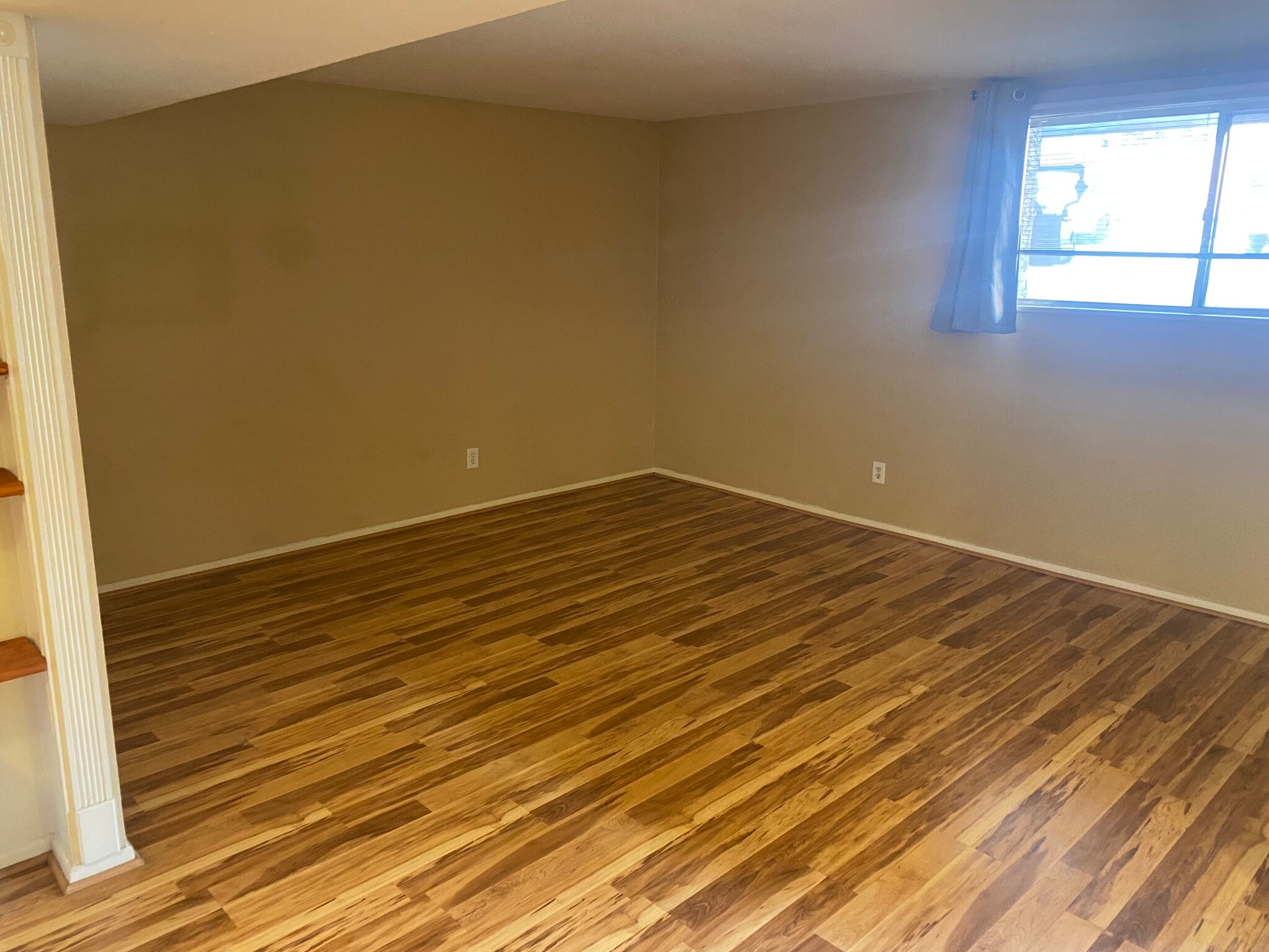 Large living room- bedroom - 5300 E Cherry Creek South Dr