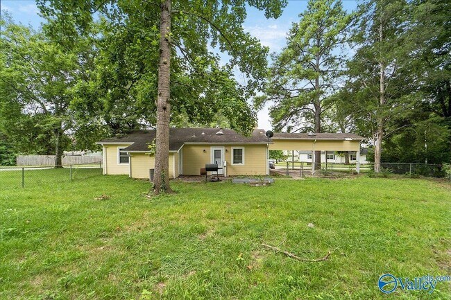 Building Photo - 13847 Mariellen Rd