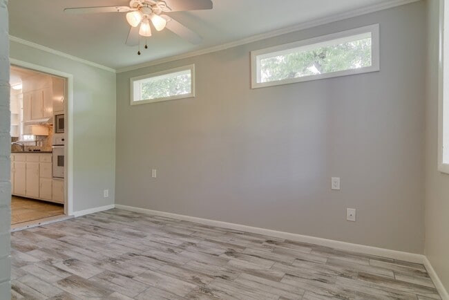 Building Photo - 946 Caldwell Ln