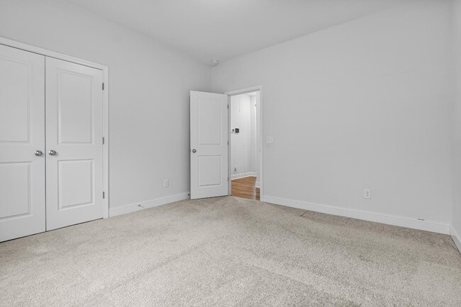 Building Photo - 413 Silver Anchor Dr