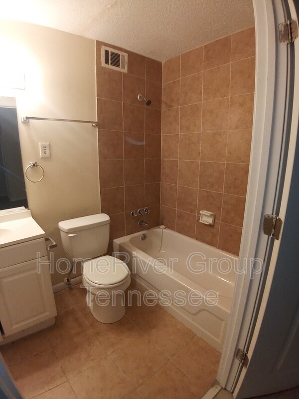 Building Photo - 3431 Club Bridge Dr