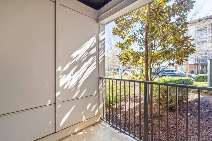 Building Photo - 7417 Waverly Walk Ave