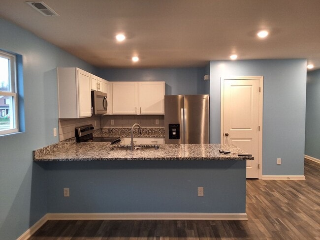 Building Photo - Cozy 3 Bed, 2 Bath House In Vine Grove, KY