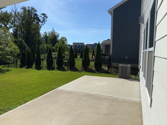 Building Photo - 17401 Carolina Hickory Dr
