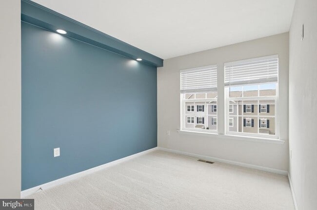 Building Photo - 43 Cecily Way