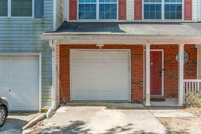 Building Photo - 303 Crooked Pine Trail