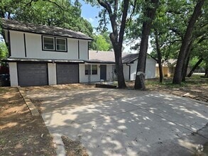 Building Photo - 605 Vine St