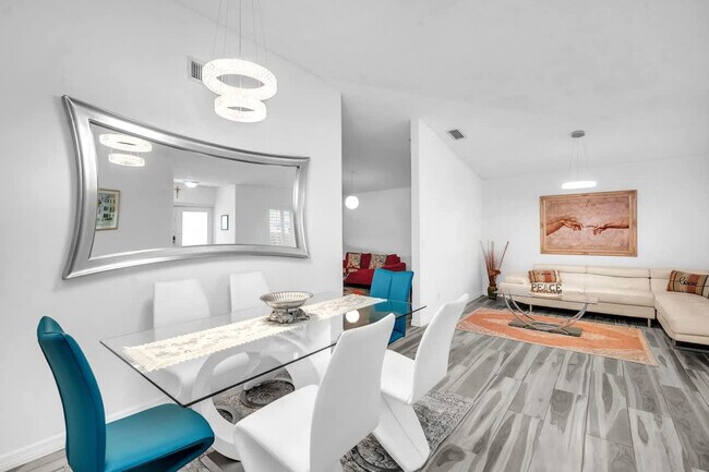 Building Photo - 909 NW 135th Ct