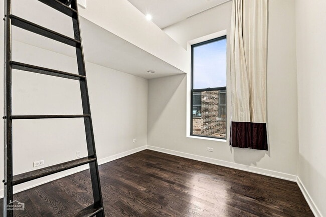 Building Photo - 114 N Aberdeen St