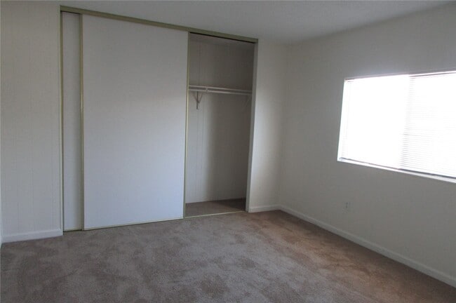 Building Photo - 2175 Maverick Dr