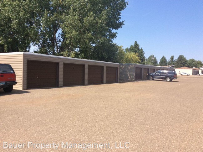 Building Photo - 671 24th St W