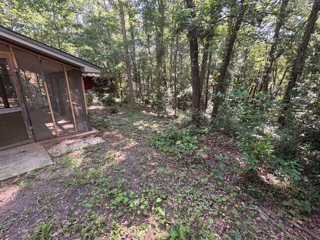 Building Photo - Charming 3-Bed, 2-Bath Home with 1623 sq. ft. of Comfort in the North Side of Tallahassee!