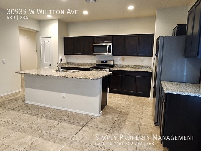 Building Photo - 30939 W Whitton Ave
