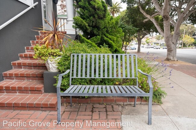 Building Photo - 1 br, 1 bath House - 744 Lighthouse Avenue