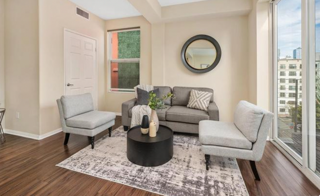 Building Photo - Fantastic Penthouse Unit Downtown Marina D...