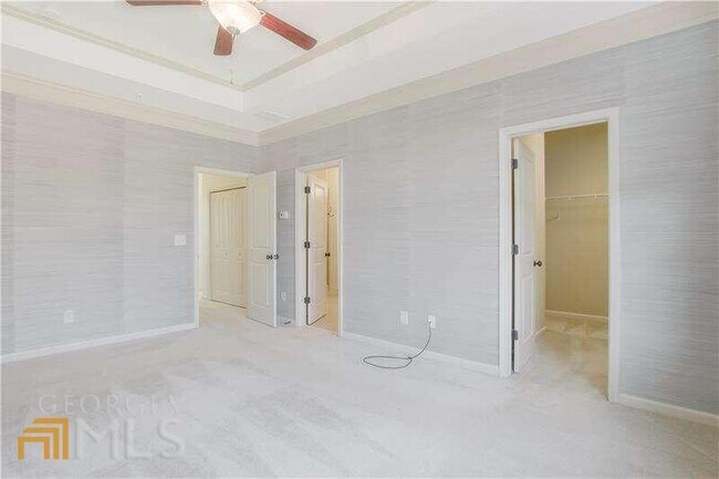 Building Photo - 3382 Vintage Cir SE