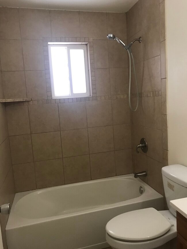 Building Photo - 2503 N Euclid Ave